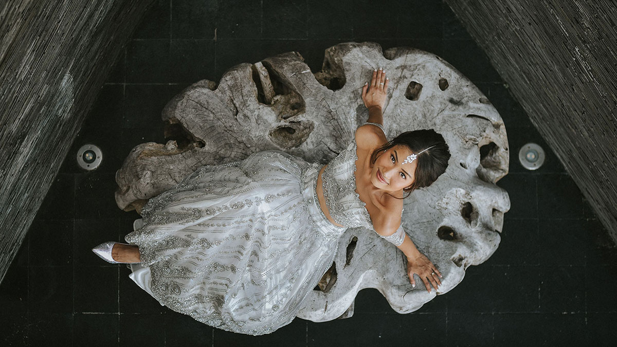 Bella & Gustavo is a mixed couple from Indonesia and Philippine, they had a short wedding ceremony in Latitude Villa, Uluwatu Bali.