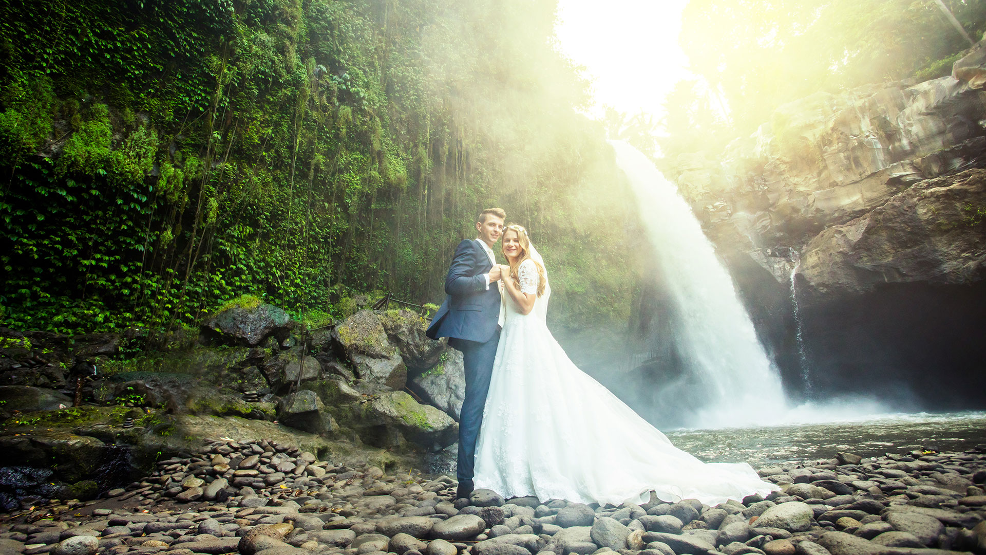 Bali Pre Wedding Spot: Tegenungan / Blangsinga Waterfall
