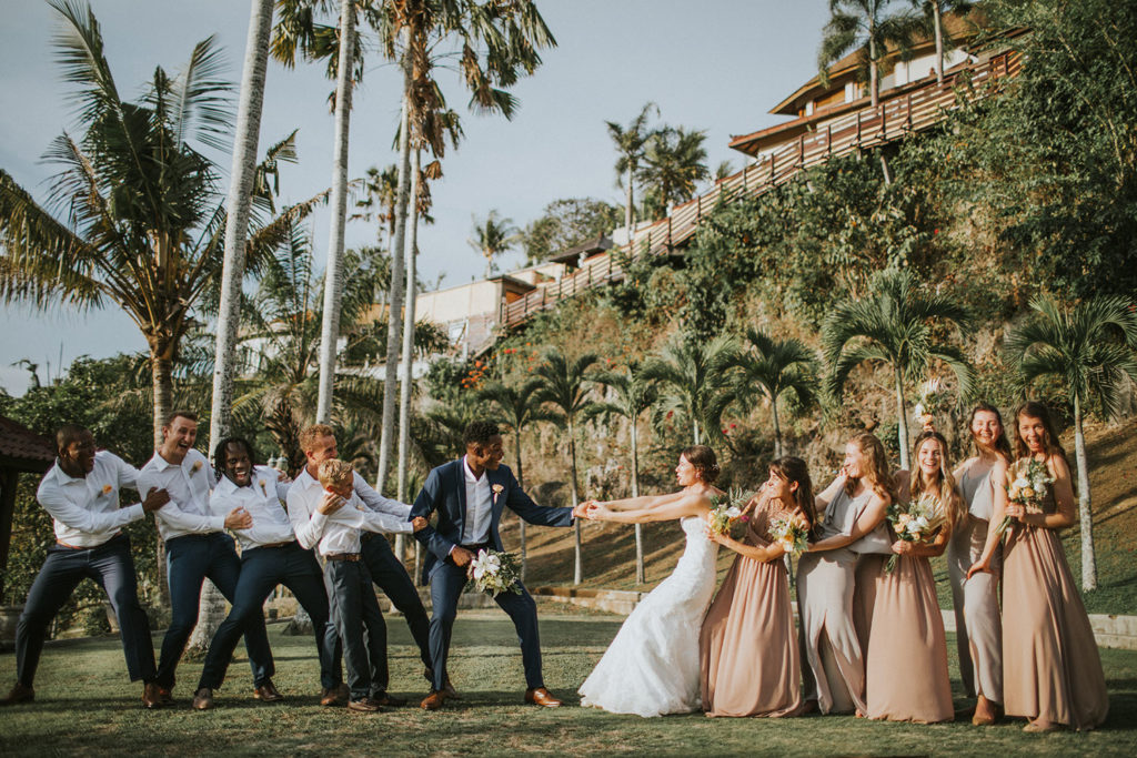 How to Make Groomsmen and Bridemaids More Intimate During a Wedding