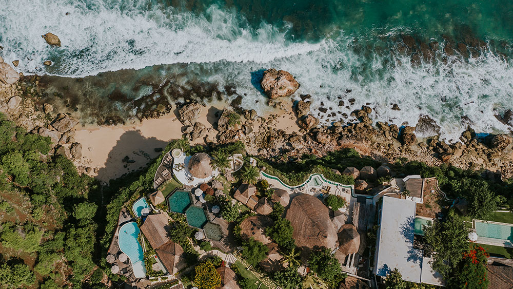 BIRD\'S EYE VIEW BIRD\'S EYE VIEW