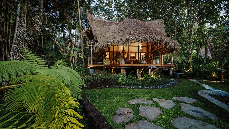 The concept is very inspiring, which is more plants than buildings. Large trees which are native to the area still maintained around the villas...