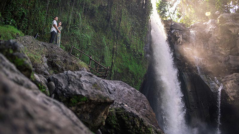 Ben and Zoey are a new married couple from San Fransisco, California. They went to Bali for two weeks honeymoon to explore...