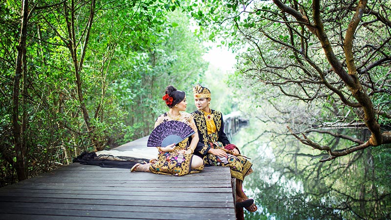 One of the most favorite concept, Balinese pre wedding with Balinese royal modified dresses. Green or red surrounding will...