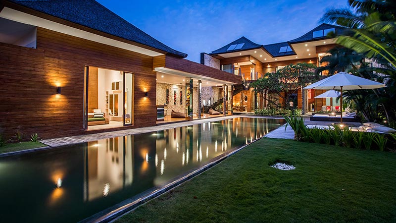 Eko Villa Bali is an exclusive 4 bedroom villas situated in strategic area of Seminyak, nearby beaches and famous restaurants.