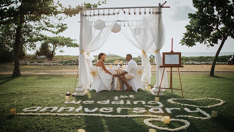 It was a simple Balinese ceremony wedding comWayne & Margaret are our “repeater” client from Australia...