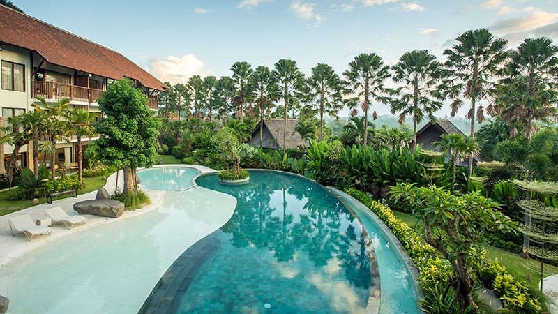 Sanctoo is a resort that owned by Bali Zoo that consist of villas and brand new suites located just beside the zoo itself. The main building has 26 unit suites with pool and a lush Ubud jungle