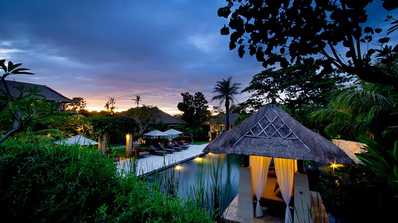 Villa Teresa is a beachfront luxury villa in Canggu, with a combination of luxury and classical Balinese de