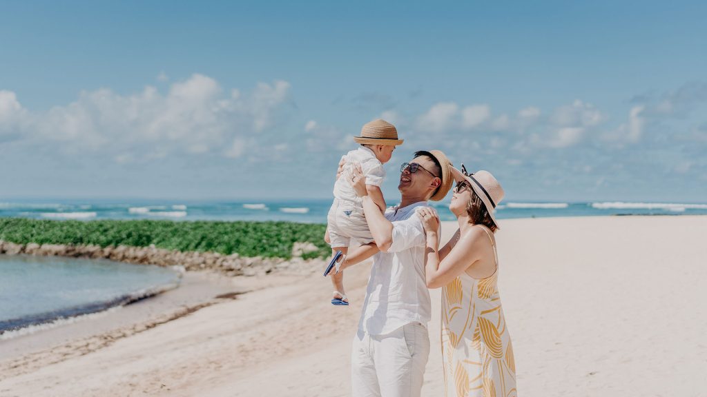 Bali Family Photoshoot - Apurva Kempinski