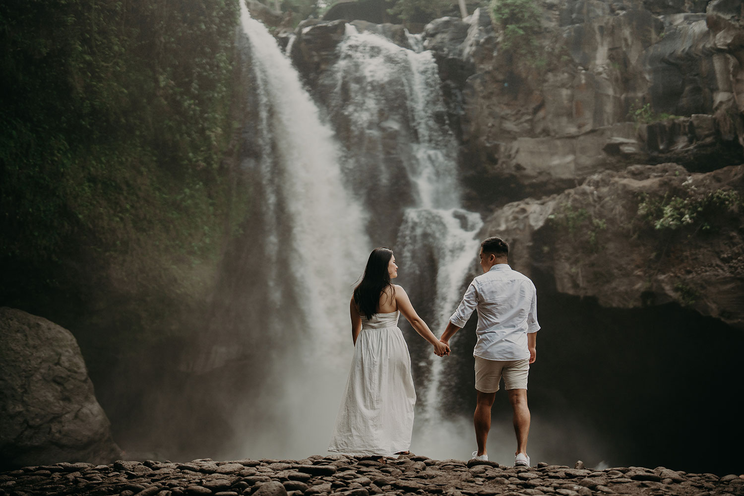 prewedding photoshoot blangsinga waterfall