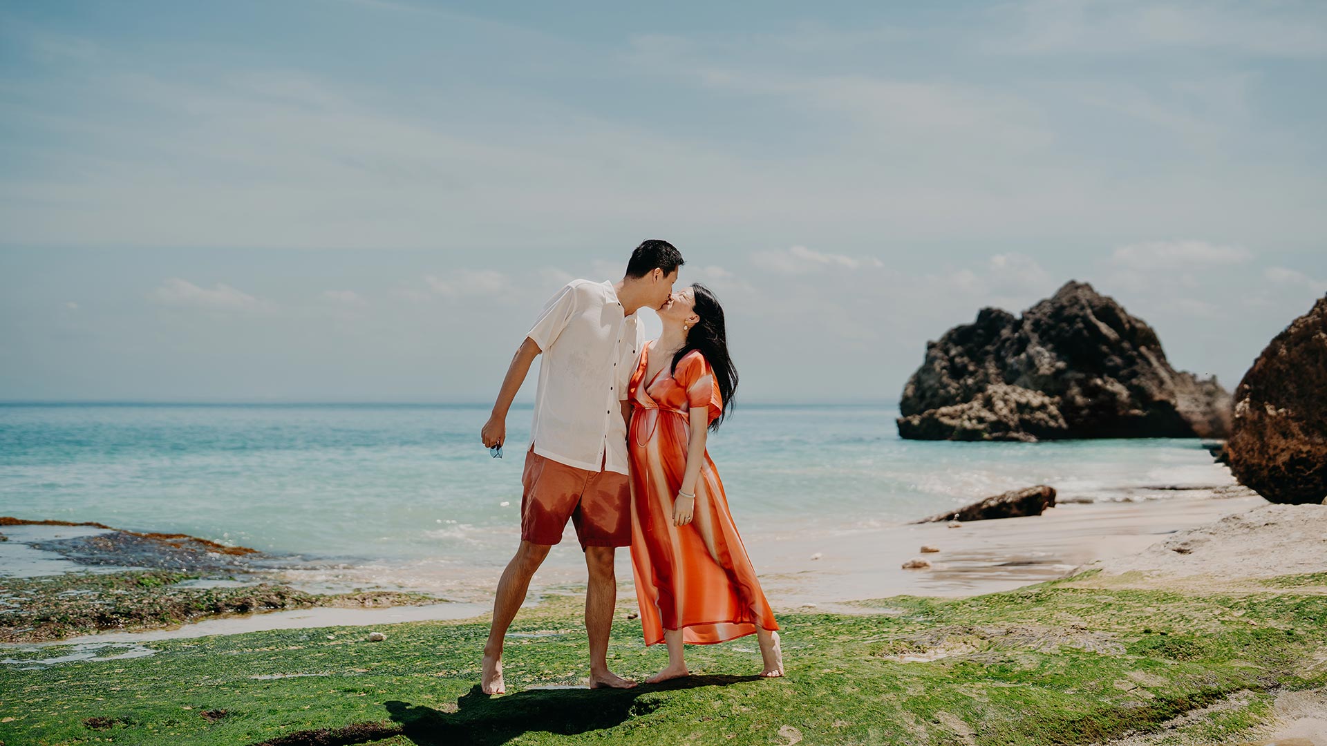 DARREN & TIANQI MATERNITY - AYANA RESORT This heartwarming photoshoot captures a beautiful return to Bali for our lovely repeater clients. After entrusting us with their prewedding session back in 2016, they came back...