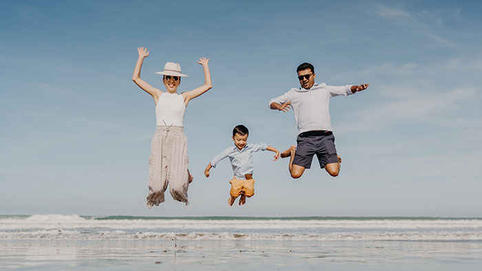 gerard-family-photoshoot-seminyak-beach-feat
